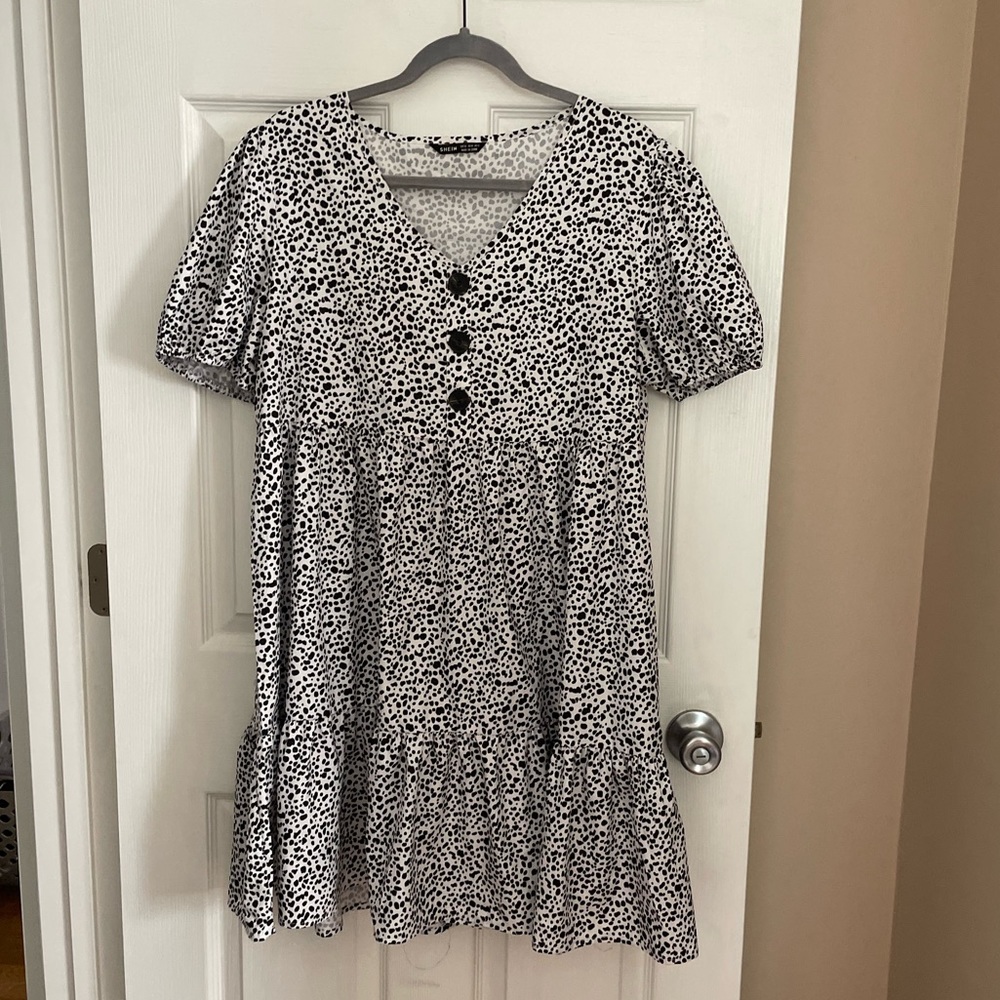 Black and White Dress - Picture 1 of 5